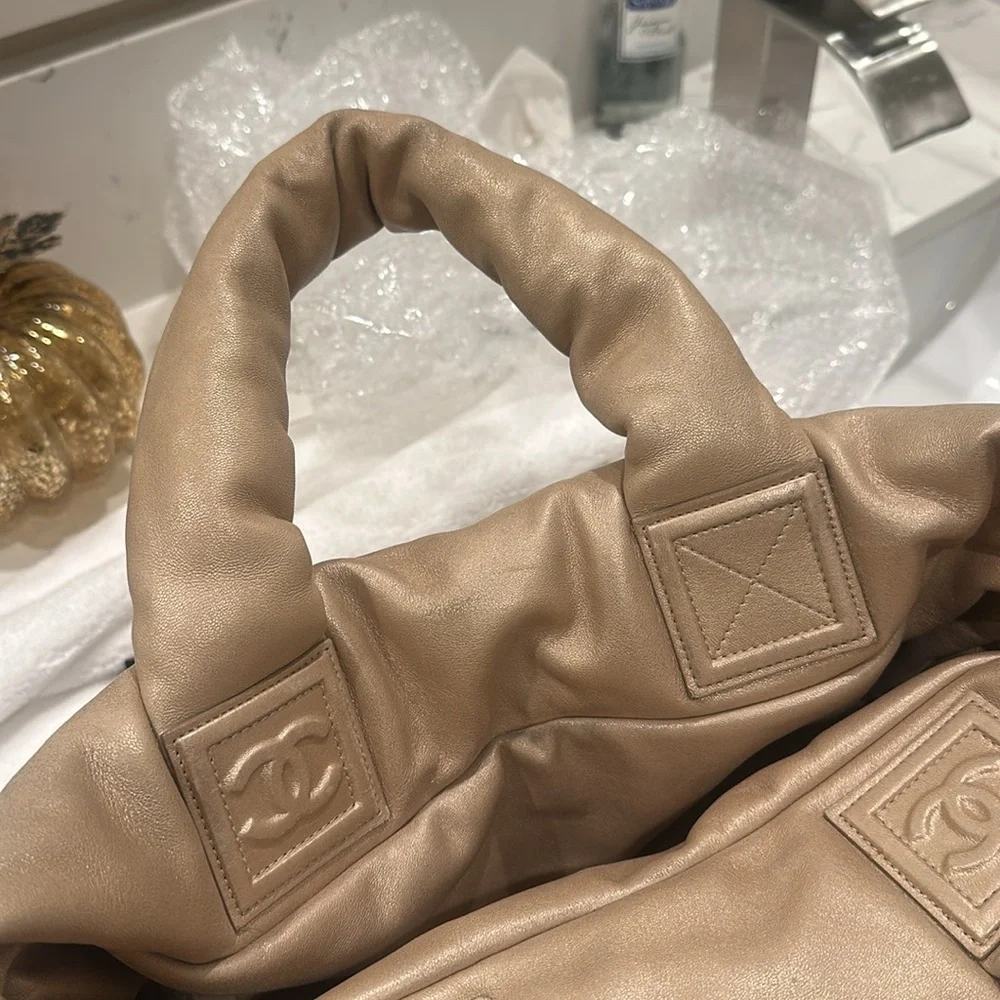 AUTHENTIC Chanel Cacoon, Gold and cabernet, reversible - Picture 14 of 14
